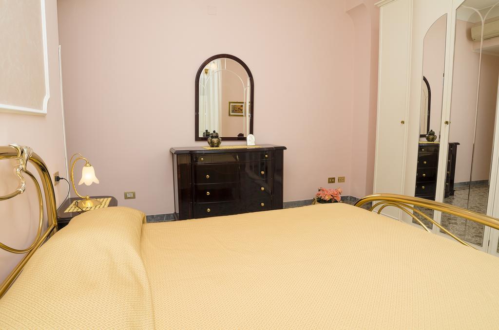 Apartamento Casa Raffelina Minori Habitación foto
